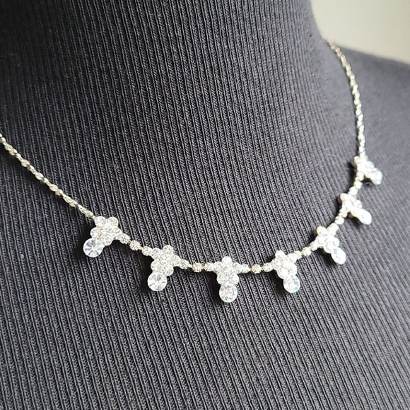 Diamond look necklace - Picture 5 of 13